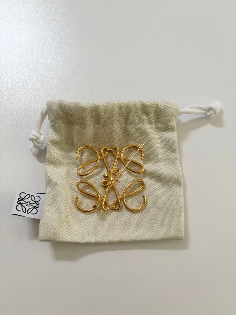 【美品】LOEWE ブローチ