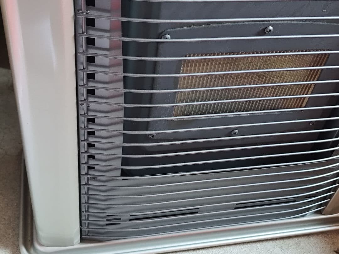 し*ぽ様 サンポット FF式石油ストーブ FFR-562SX-S2｜2011年製