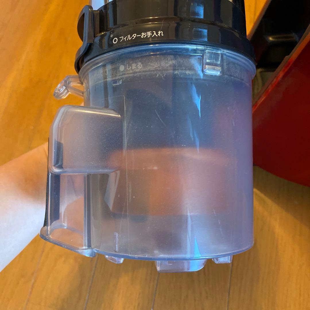 TOSHIBA　サイクロン掃除機　トルネオ　VC-C7(R)　2019年製