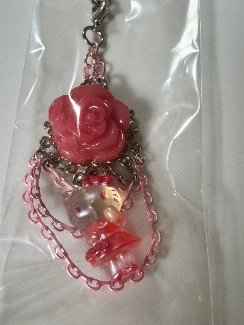 激レア　ハローキティ　モモベリー　Momoberry ストラップ　新品