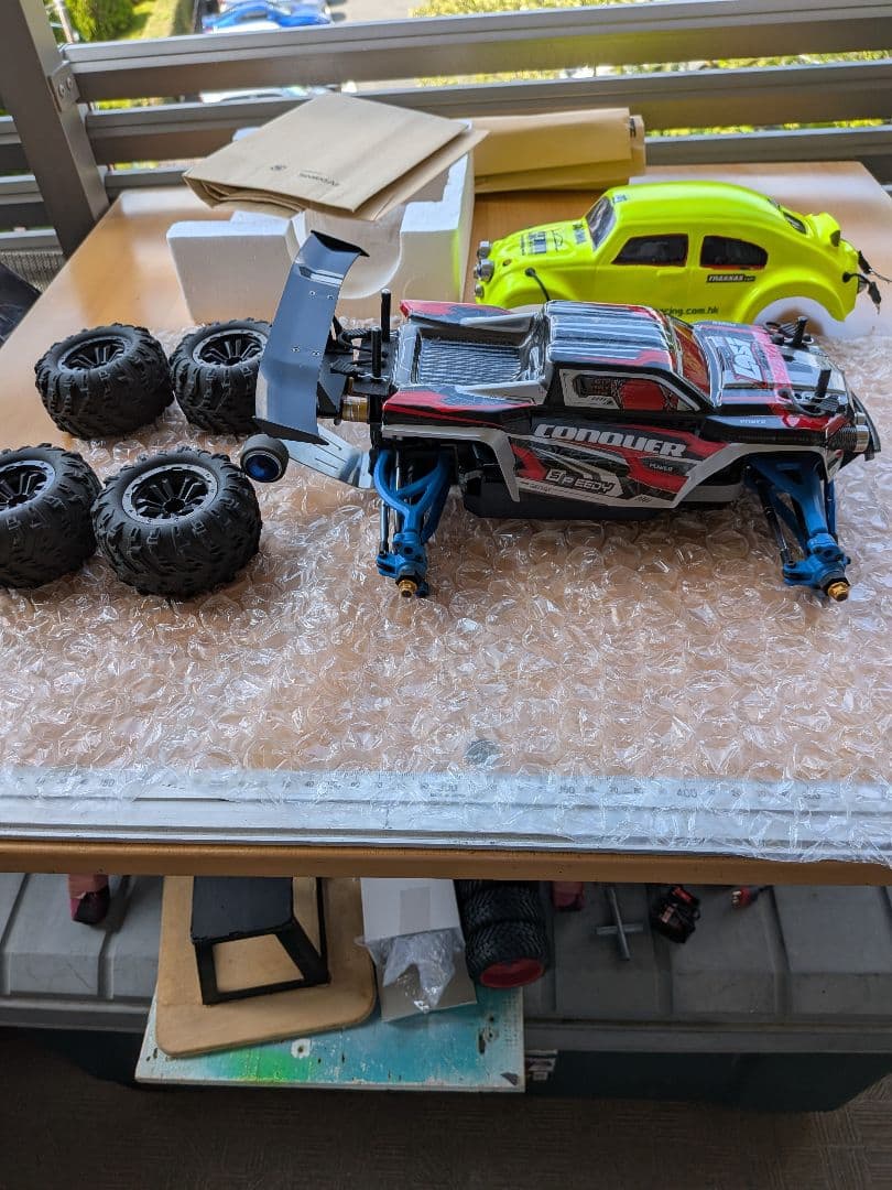 トラクサスEレボ1/１６ 更に変更しました。ボデーは、1台を、選択して下さい。