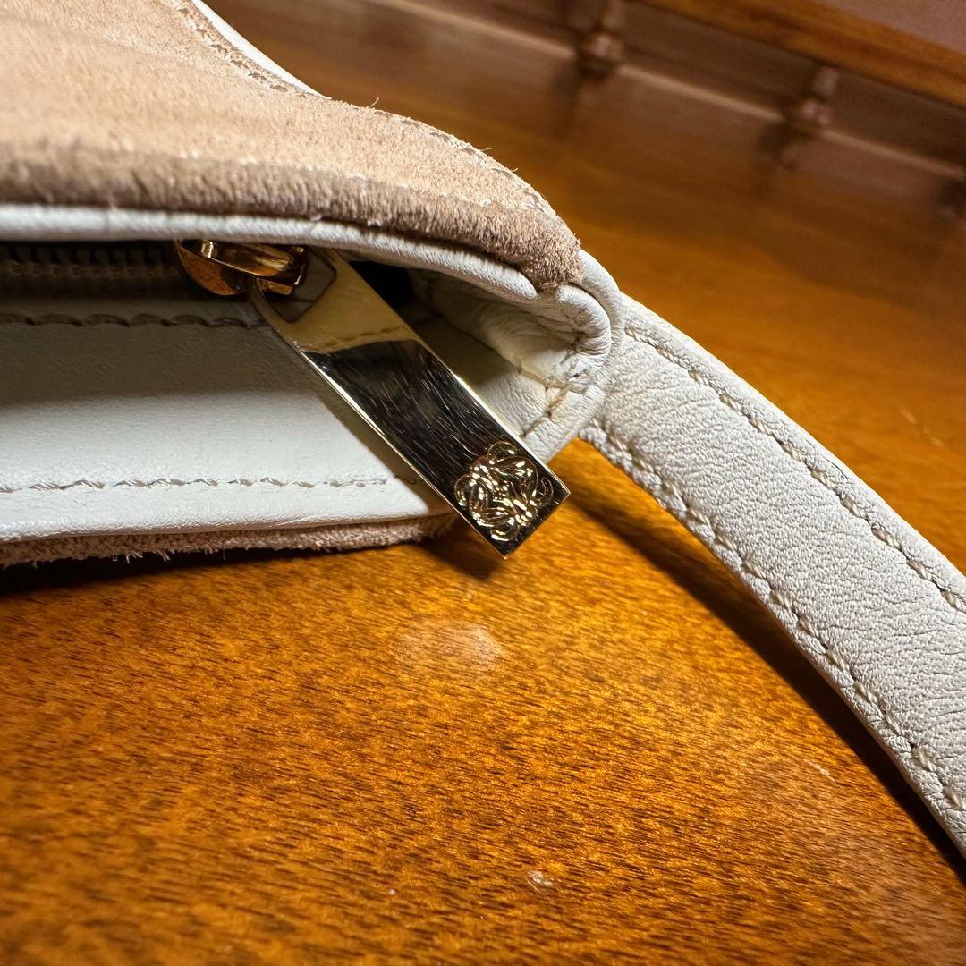 LOEWE ロエベ ミニサイズ ショルダーバッグ スエード レザー オフホワイト