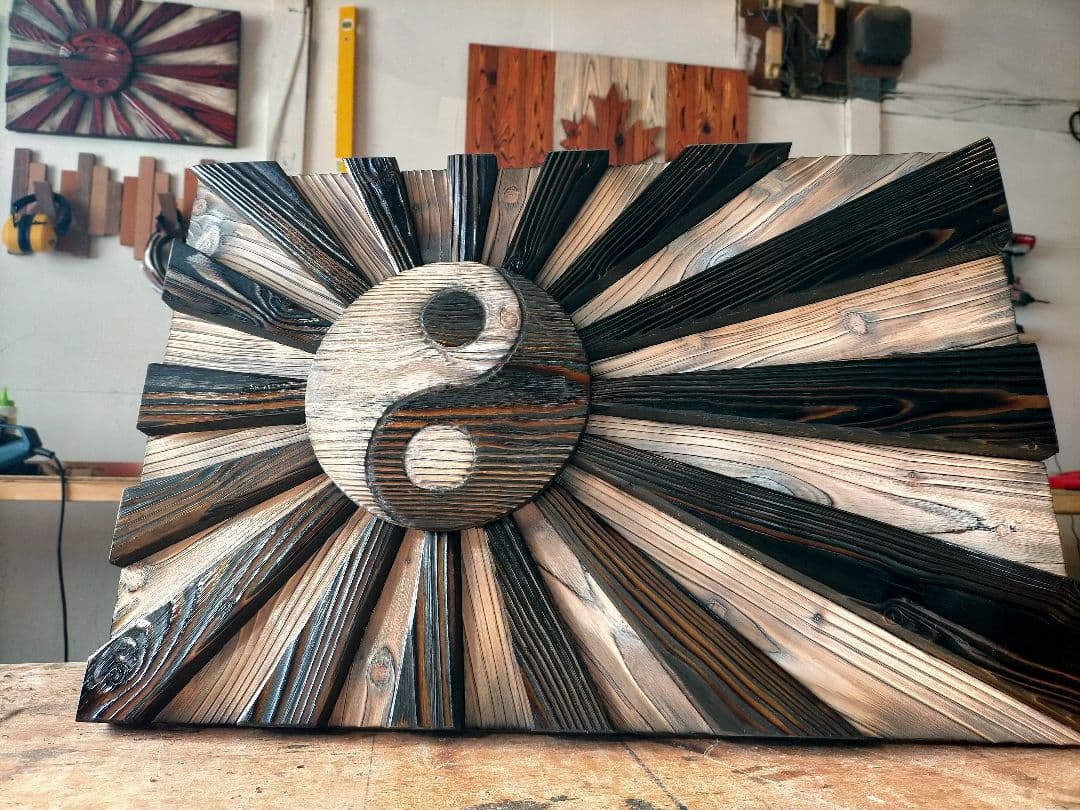 木製タペストリー