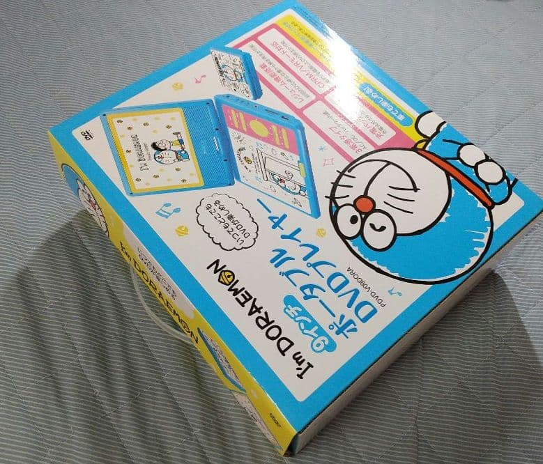 新品未使用ドラえもん 9インチ ポータブルDVDプレイヤー