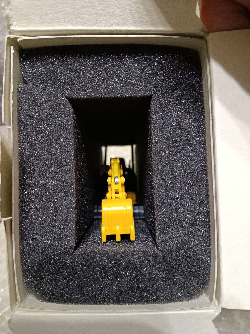 粟*地様 KOMATSU PC18MR ミニチュアモデル 1/32 イタリア製