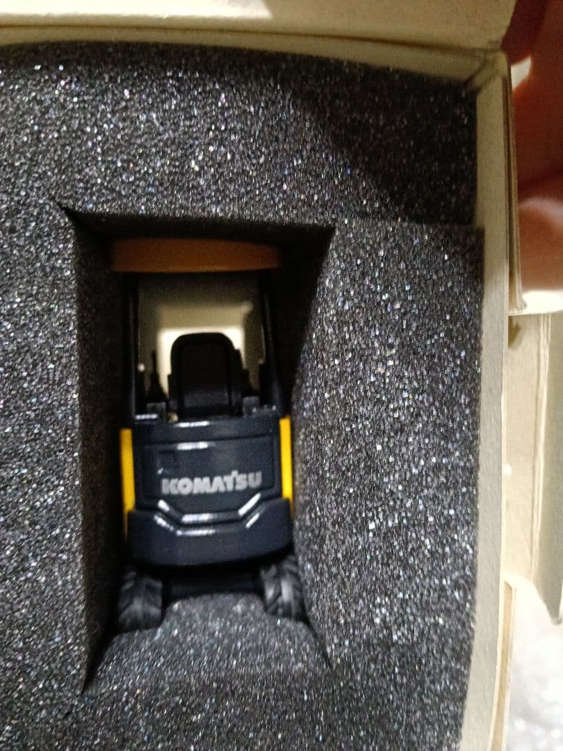 粟*地様 KOMATSU PC18MR ミニチュアモデル 1/32 イタリア製