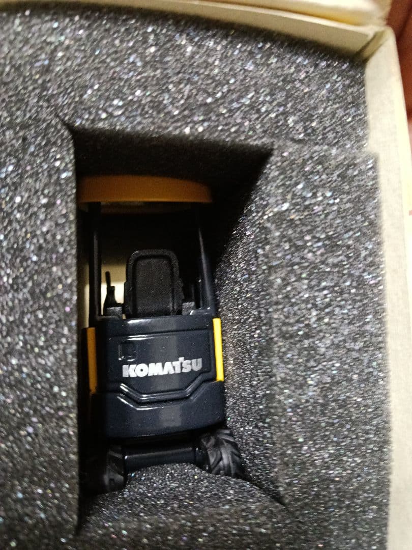 粟*地様 KOMATSU PC18MR ミニチュアモデル 1/32 イタリア製