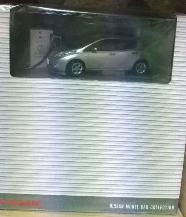 み*ー様 日産純正品 京商ミニッツ 1/32スケール 日産初代リーフ ラジコン