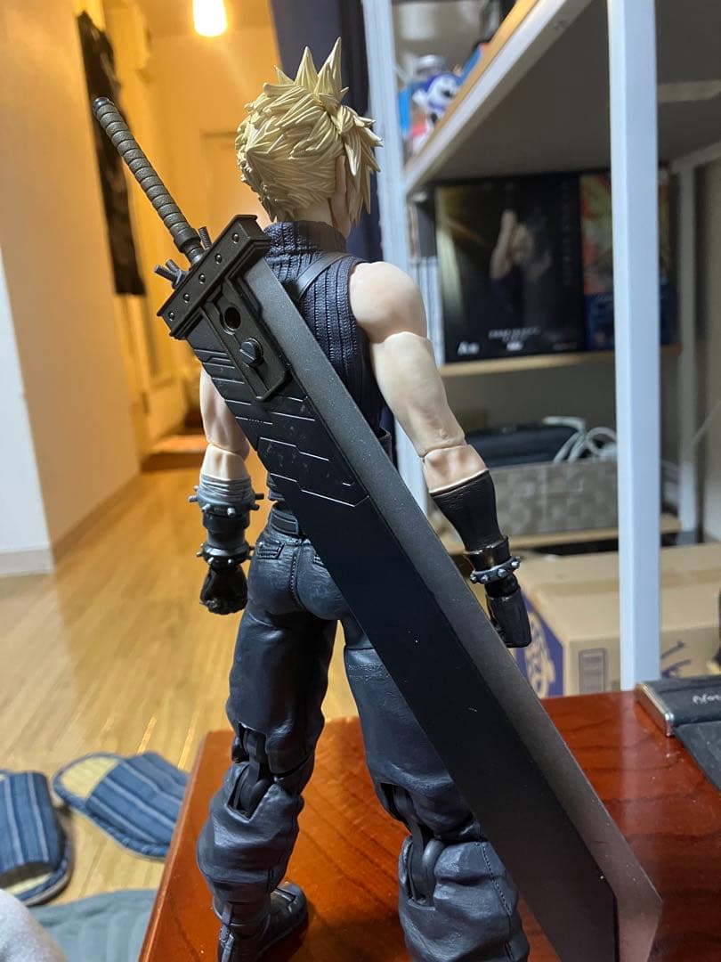 ファイナルファンタジーVII リメイク PLAY ARTSクラウド ver2