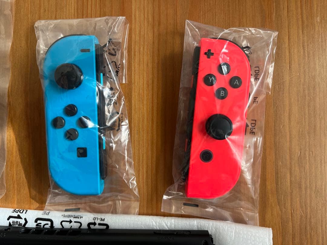 NintendoSwitch本体+SD128GB+保護フィルム貼付+持運ポーチ