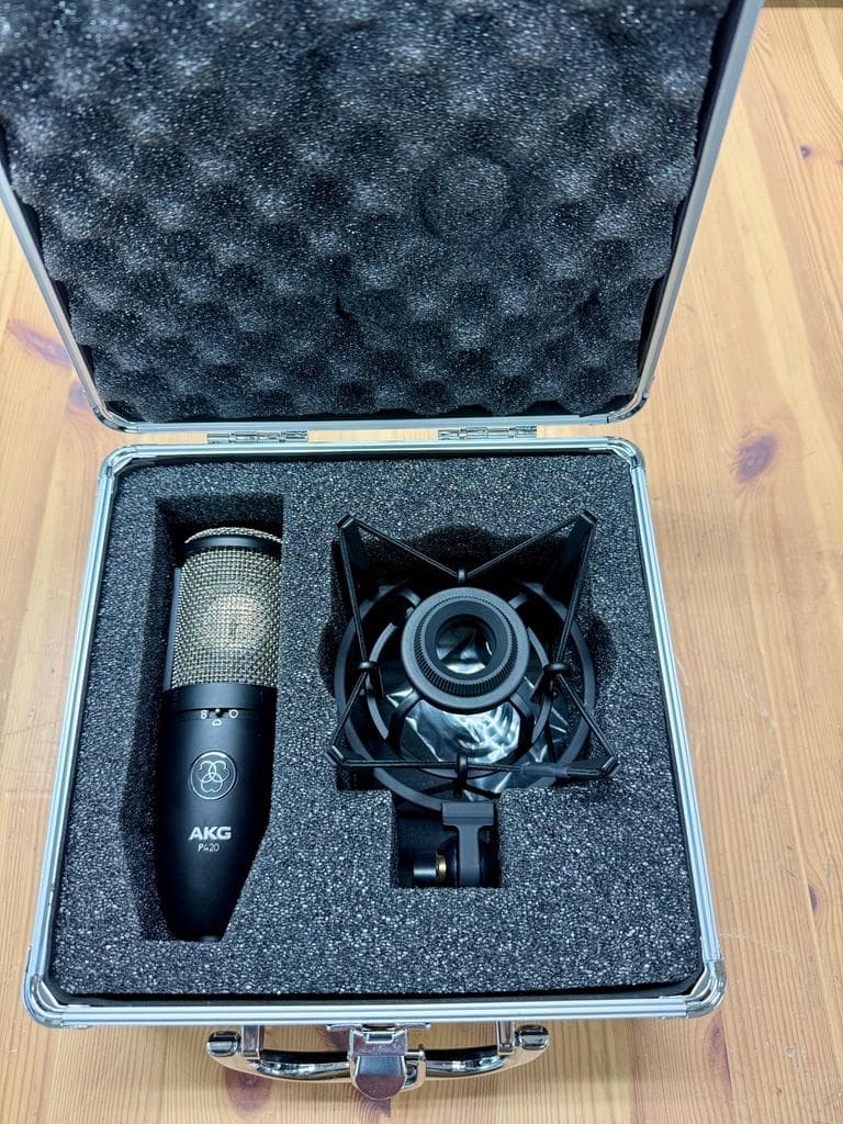 AKG P420 コンデンサーマイク ショックマウント付き