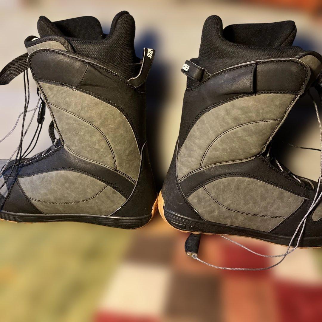 STEPCHILDスノーボードブーツ グレー/ブラック