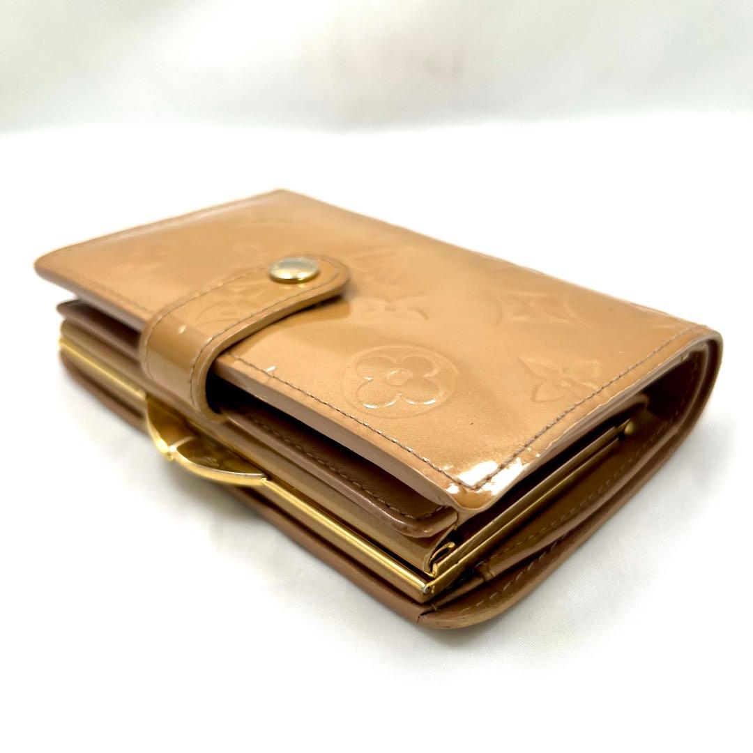 ルイヴィトン ヴェルニ ポルトフォイユ ヴィエノワ カフェオレ がま口財布