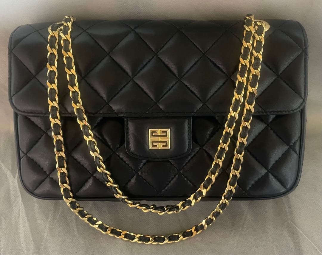 ひ*り様 Givenchy 黒いキルティングショルダーバッグ