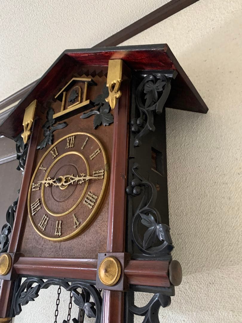 ドイツ　シュヴァルツヴァルト　鳩時計　黒い森　鳩時計