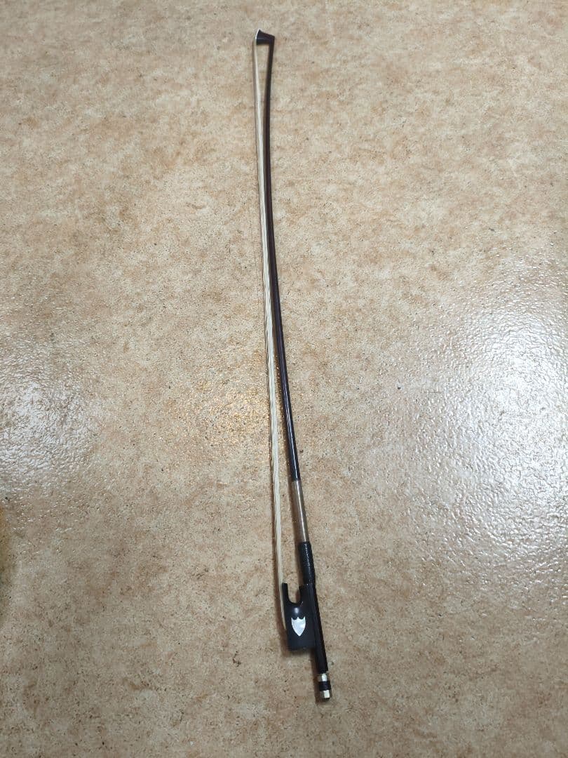 1900年代ドイツマルクノイキルヘントバイオリン 弓 4/4 盾型MOP ​