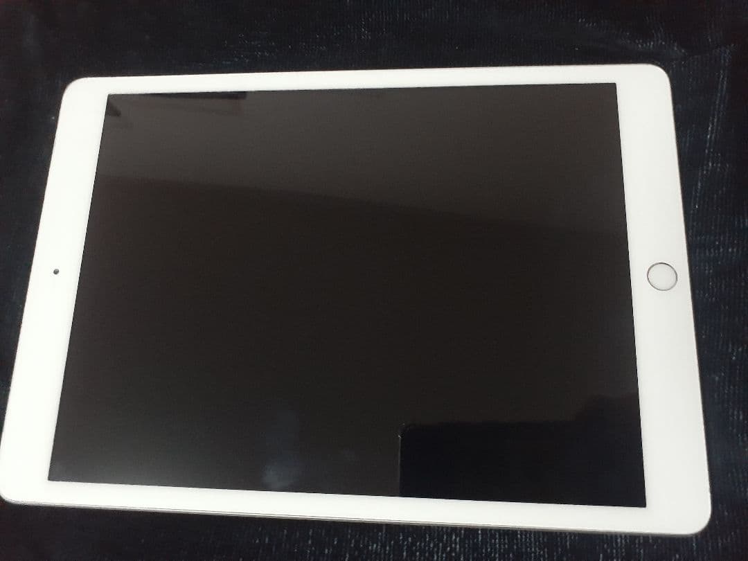 【SIMフリー】iPad (第7世代) 32GB　セルラーモデル iOS18