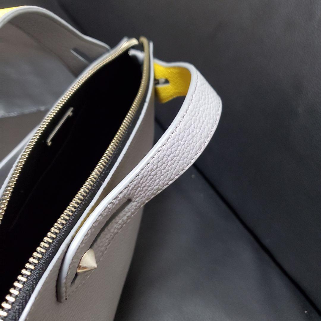 イタリア製牛革ショルダー