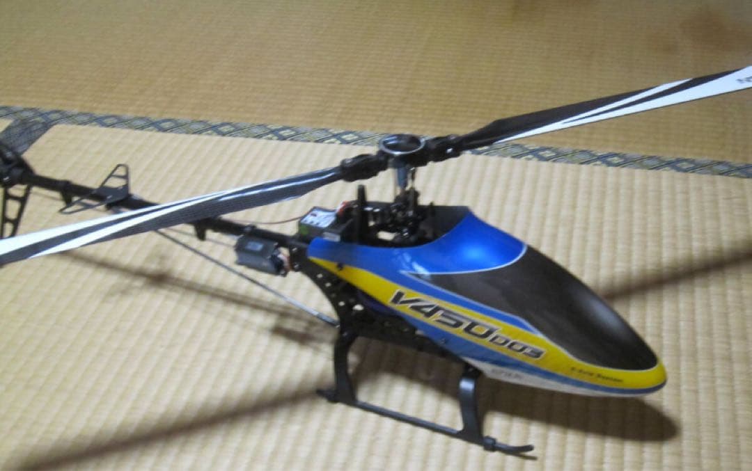 が*丸様 V450D03 RCヘリコプター　新品バッテリー　新品キャビン1台　操