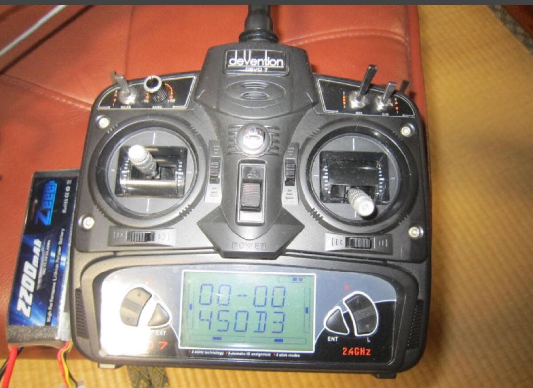 が*丸様 V450D03 RCヘリコプター　新品バッテリー　新品キャビン1台　操