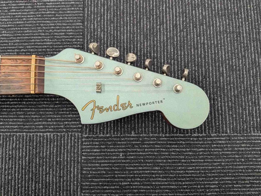 ギター Fender Newporter