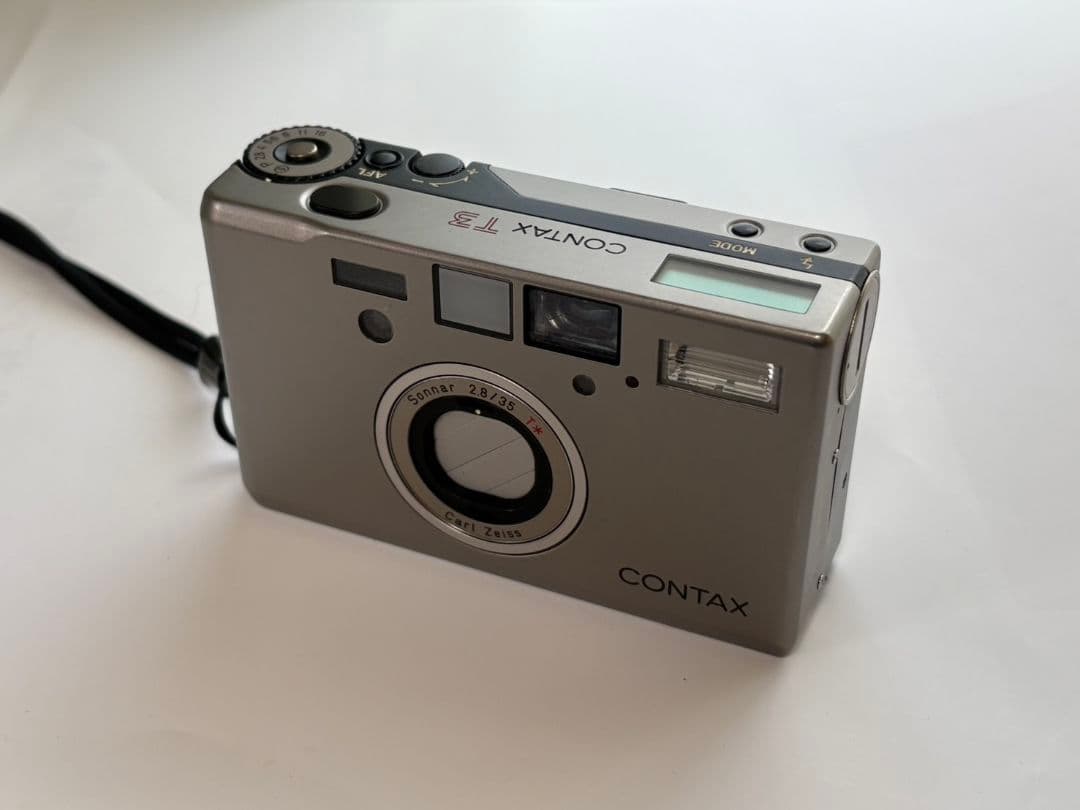 CONTAX T3 コンパクトフィルムカメラ　チタンシルバー