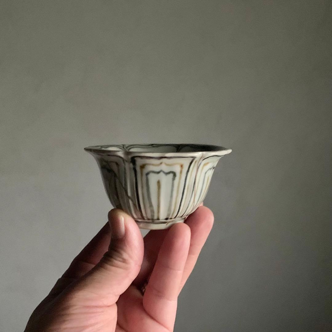 呉須 鉄釉 輪花 盃 伊万里 18世紀？古道具 古美術 アンティーク