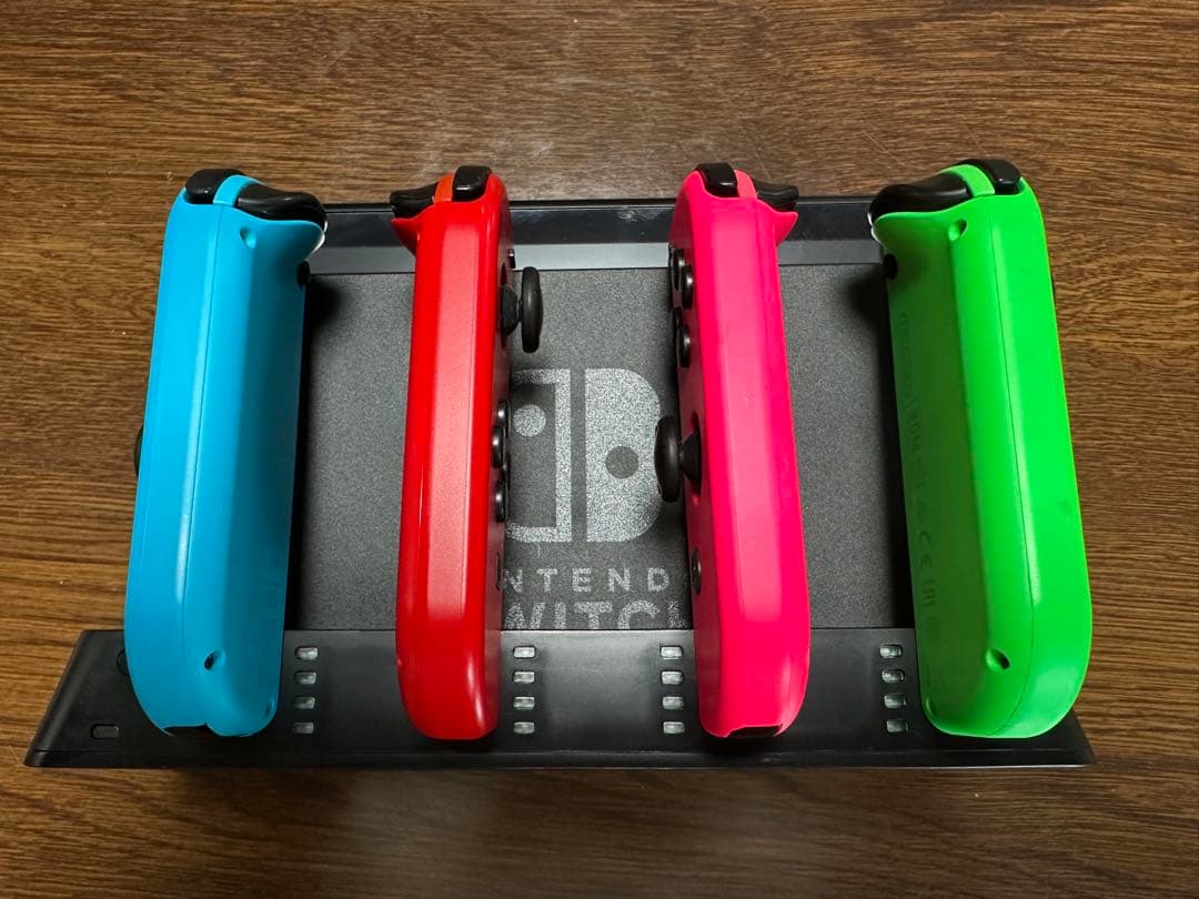 み*ゆ様 Nintendo Switch スイッチ　本体　付属品　ジョイコン　4