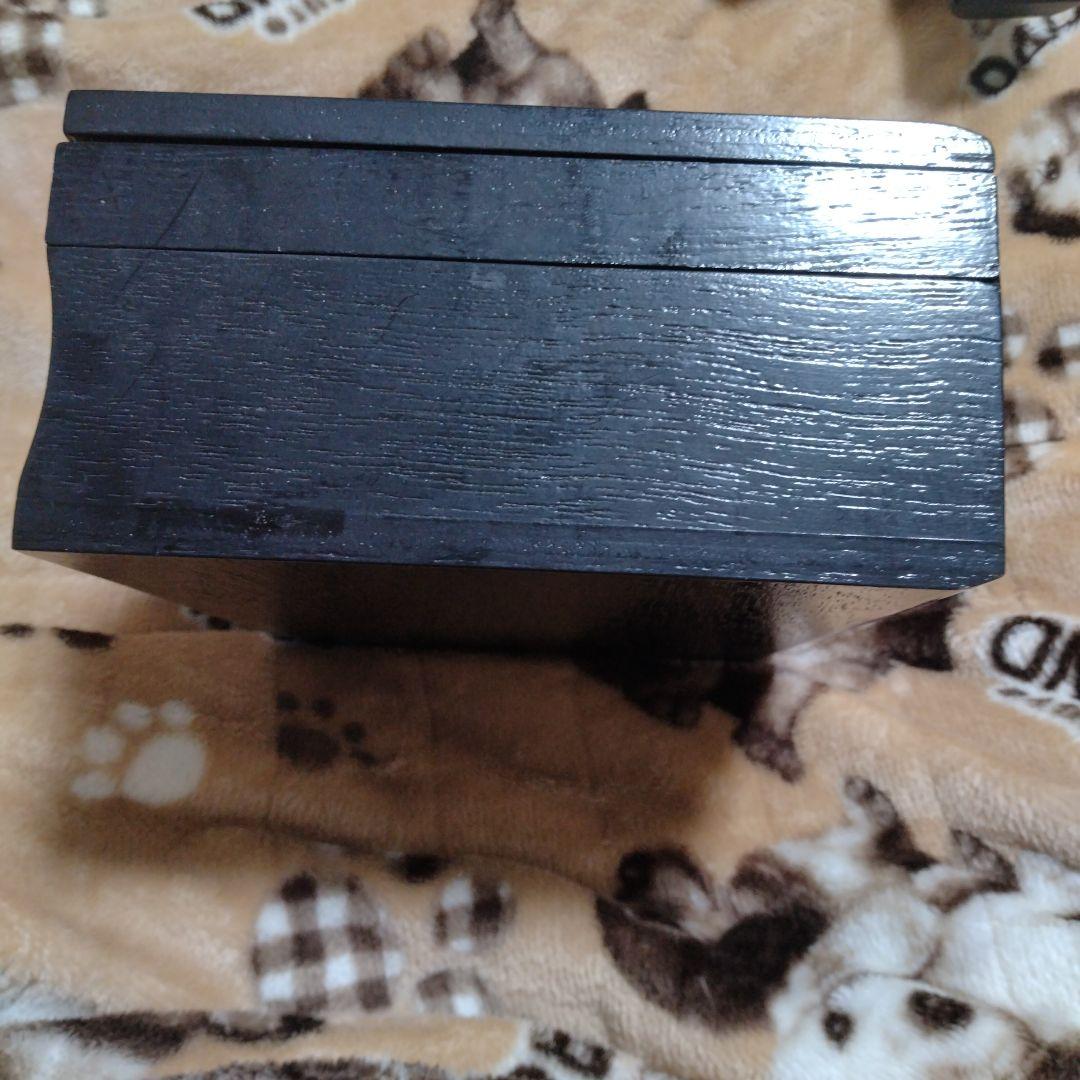 内閣総理大臣　贈　銀杯？　黒箱