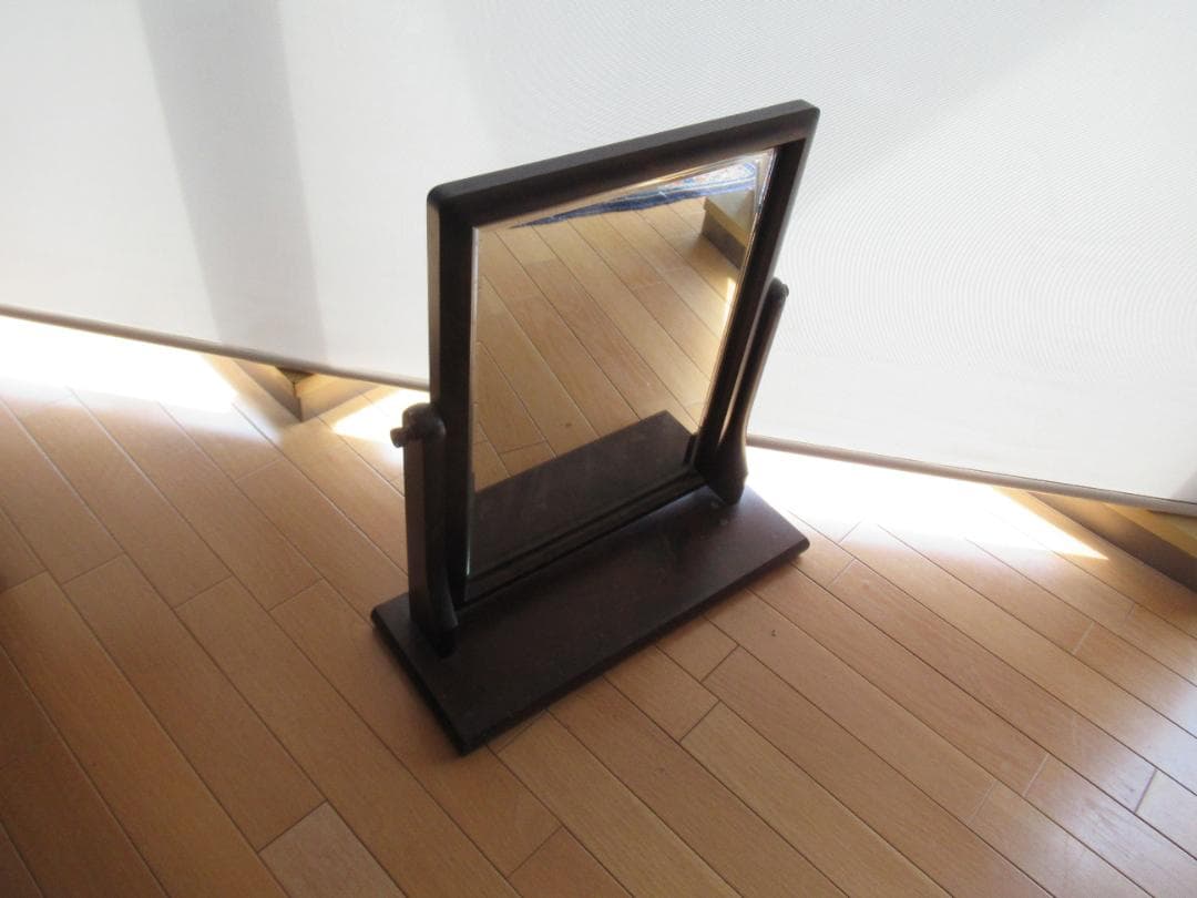 卓上鏡　イギリス製　木製　ねじ式で角度が変えられる