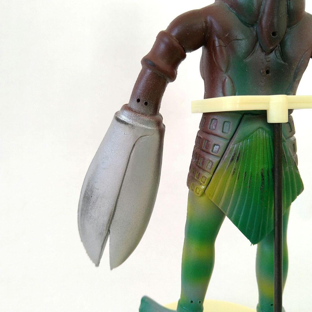 昭和レトロ　ザ・怪獣シリーズ　バルタン星人　バンダイ