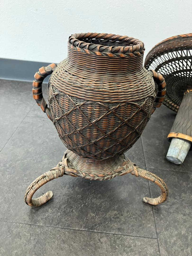 taka！古美術 生花 竹籠 花籠 唐物 花器　三足　古道具　籐