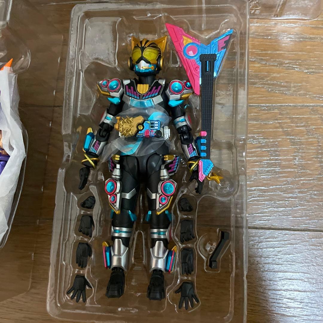 shフィギュアーツ仮面ライダータイクーンブジンソードなど4点