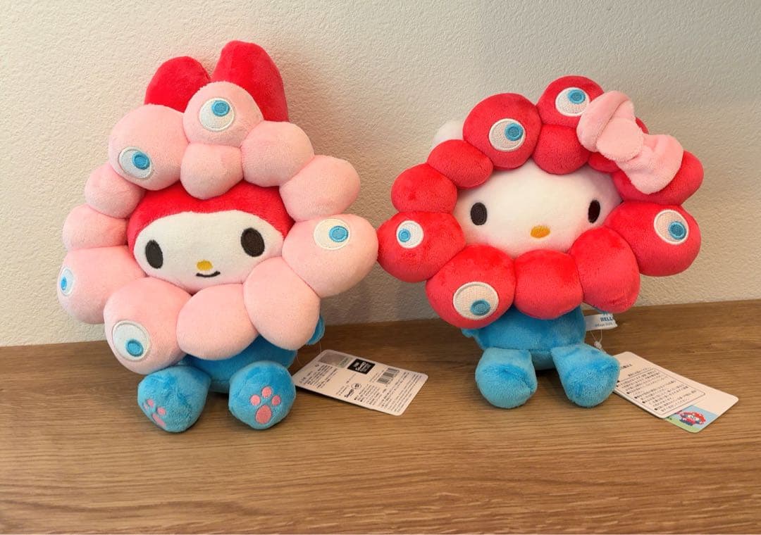 万博会場限定！公式ライセンス商品　ミャクミャク　キティ　マイメロ　ぬいぐるみM