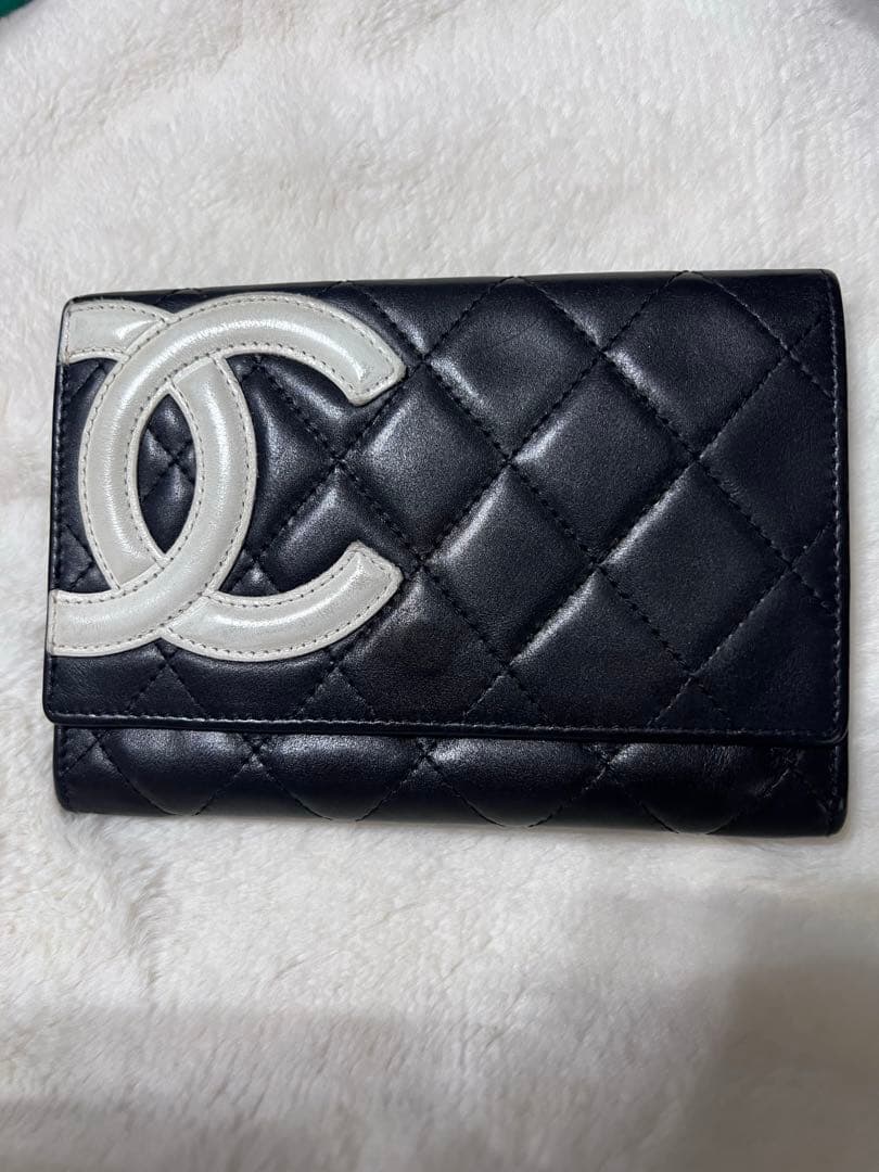 シャネル カンボンライン マトラッセ 二つ折り財布