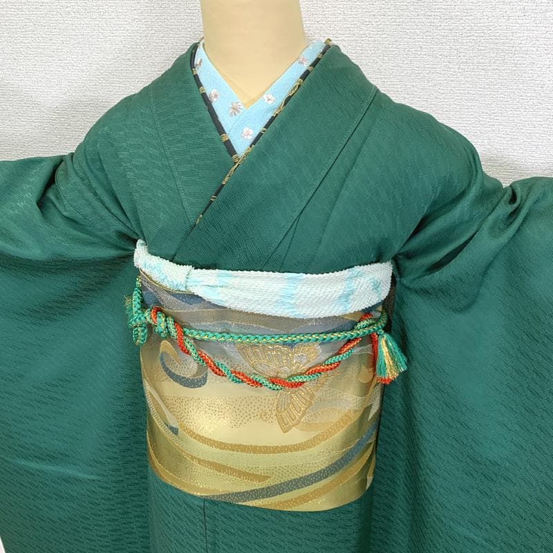 406z35,503u28〇斉藤三才 色無地振袖 重ね衿付き 地紋 やや身幅広め