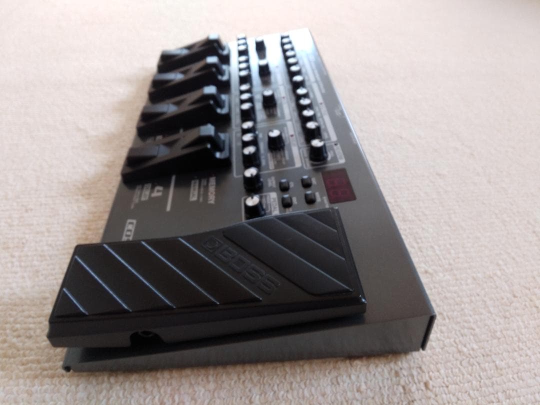 マルチエフェクター　BOSS ME-80