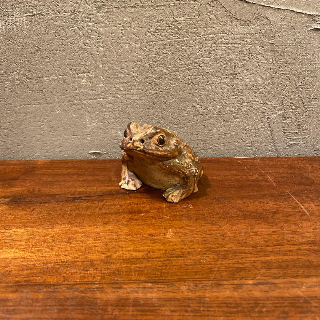 骨董品 蛙の置物 オブジェ カエル 時代物 陶器 コレクション 縁起物