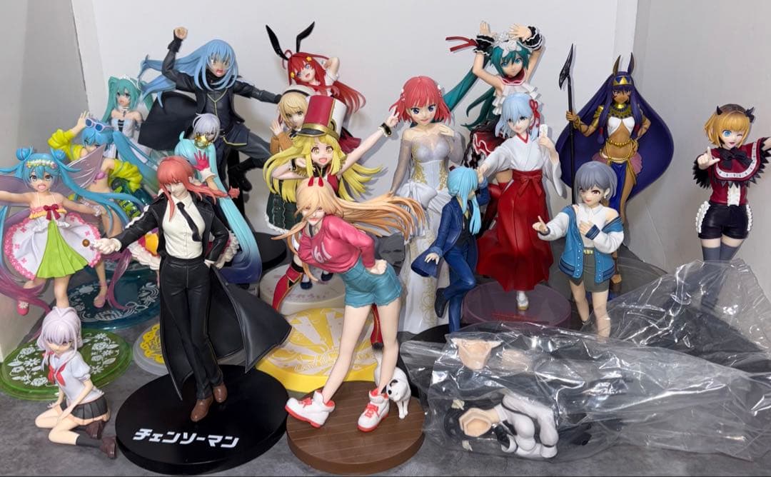 美少女フィギュア　まとめ売り　初音ミク　チェーンソーマン　fate 20体　格安