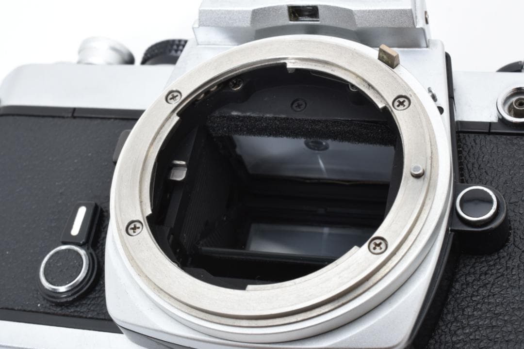美品 NIKON FM シルバー フィルムカメラ　モルト新品交換済 H025