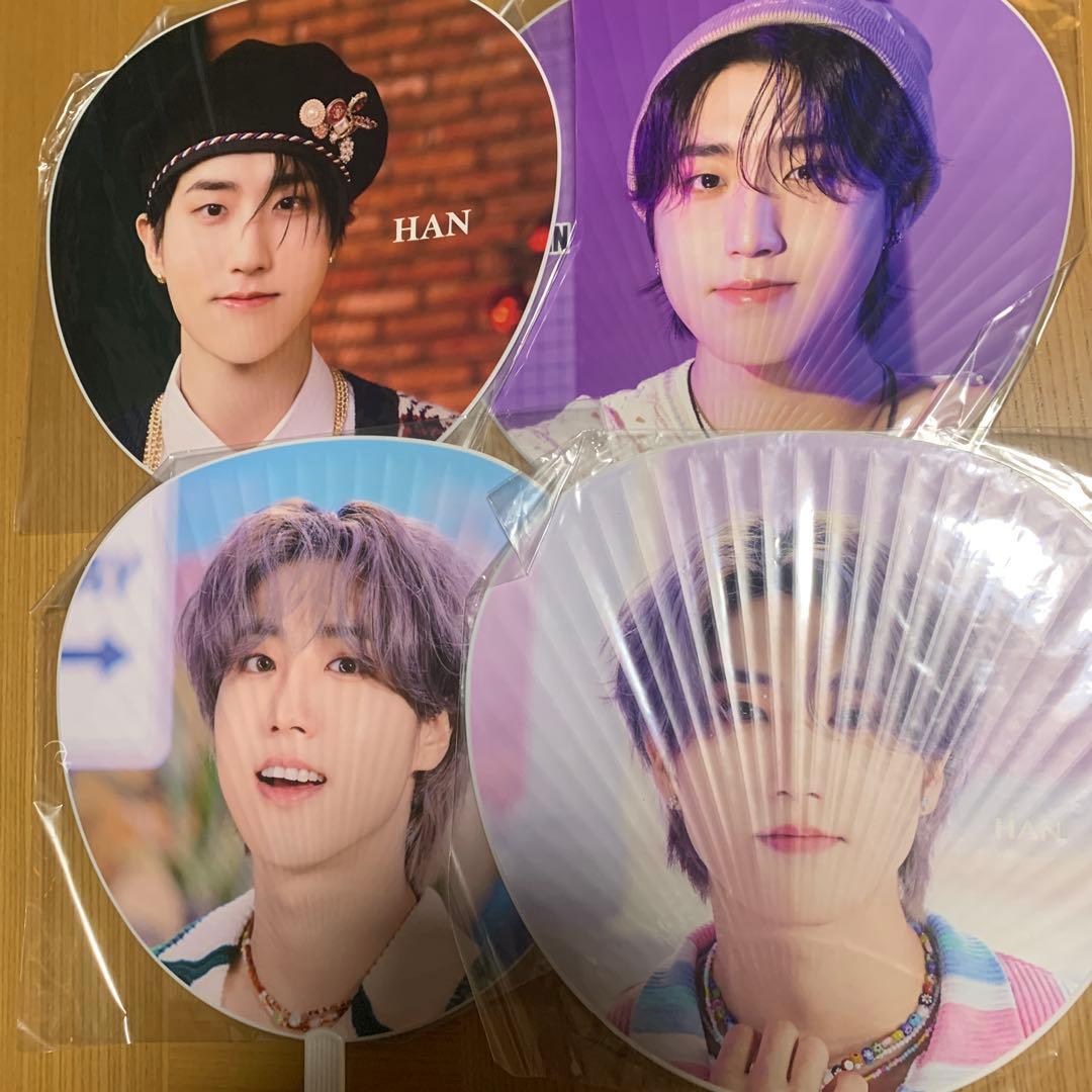 straykidsハンジソンうちわセット