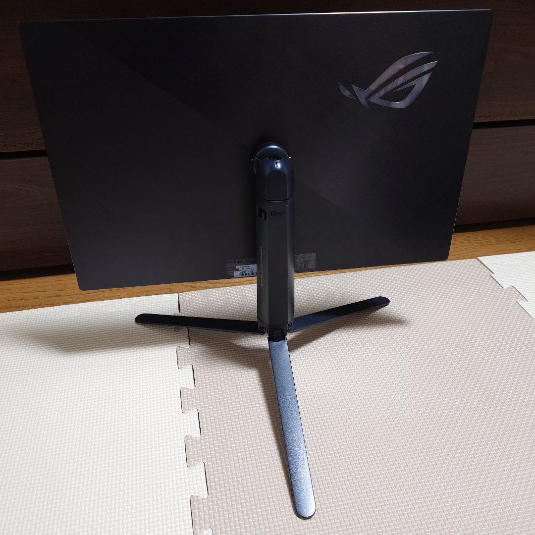 ASUS ROG STRIX XG17AHP 三脚付きモデル