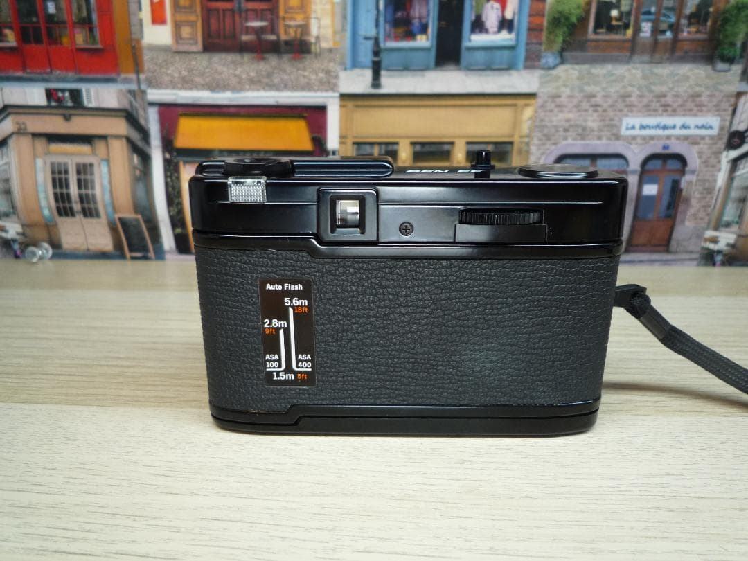 ☆ストロボ付きハーフカメラ☆ OLYMPUS PEN EF　㉕