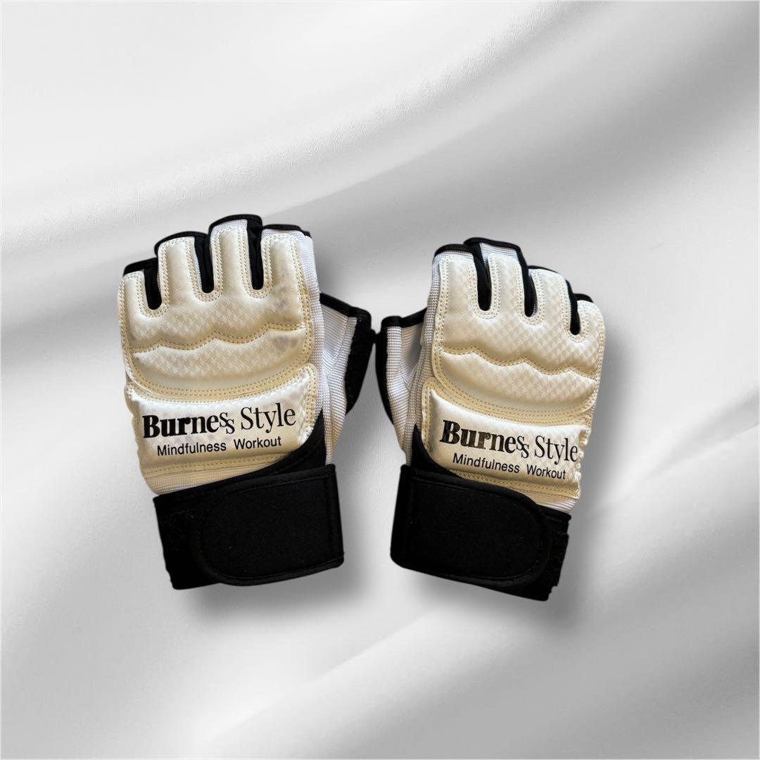 【美品】ボクシンググローブ　シューズ　バーネススタイル　Sサイズ　ホワイト