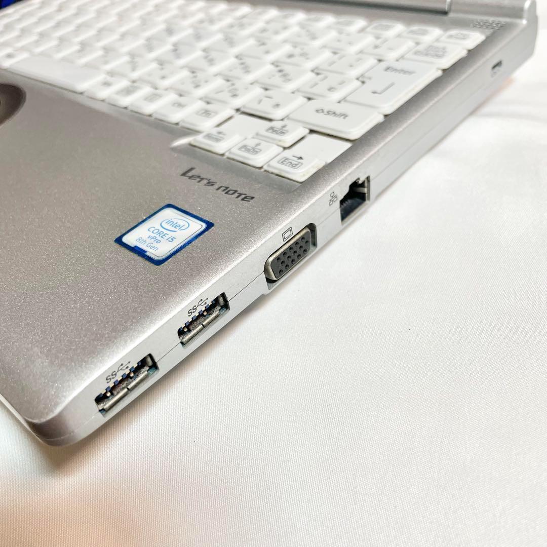 ノートパソコン軽量 第８世代 i5/8GB/SSD256 Office 141