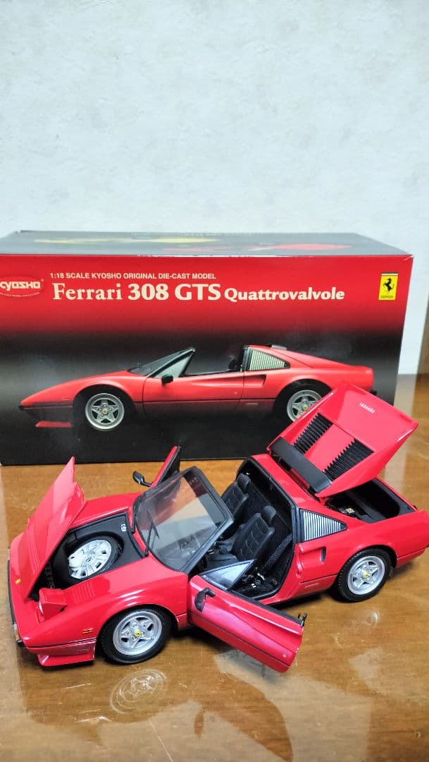 京商1/18フェラーリ308GTSクアトロバルボーレ【RED】