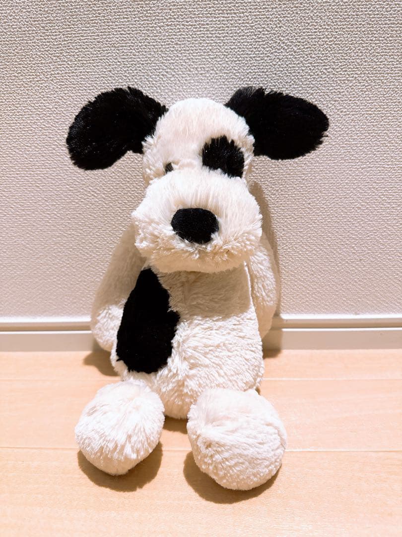  Bashful Black & Cream Puppy 白黒犬