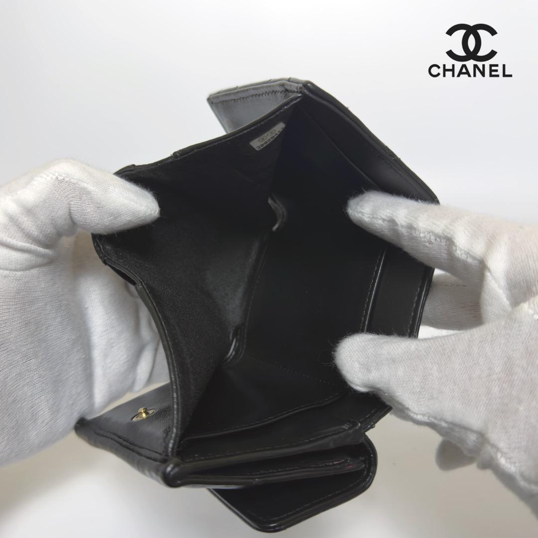 正規品　CHANEL シャネル19　ディズヌフ　Wホック　三つ折り財布