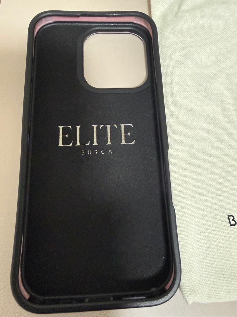 BURGA MagSafe ヒョウ柄ケースiPhone16Pro