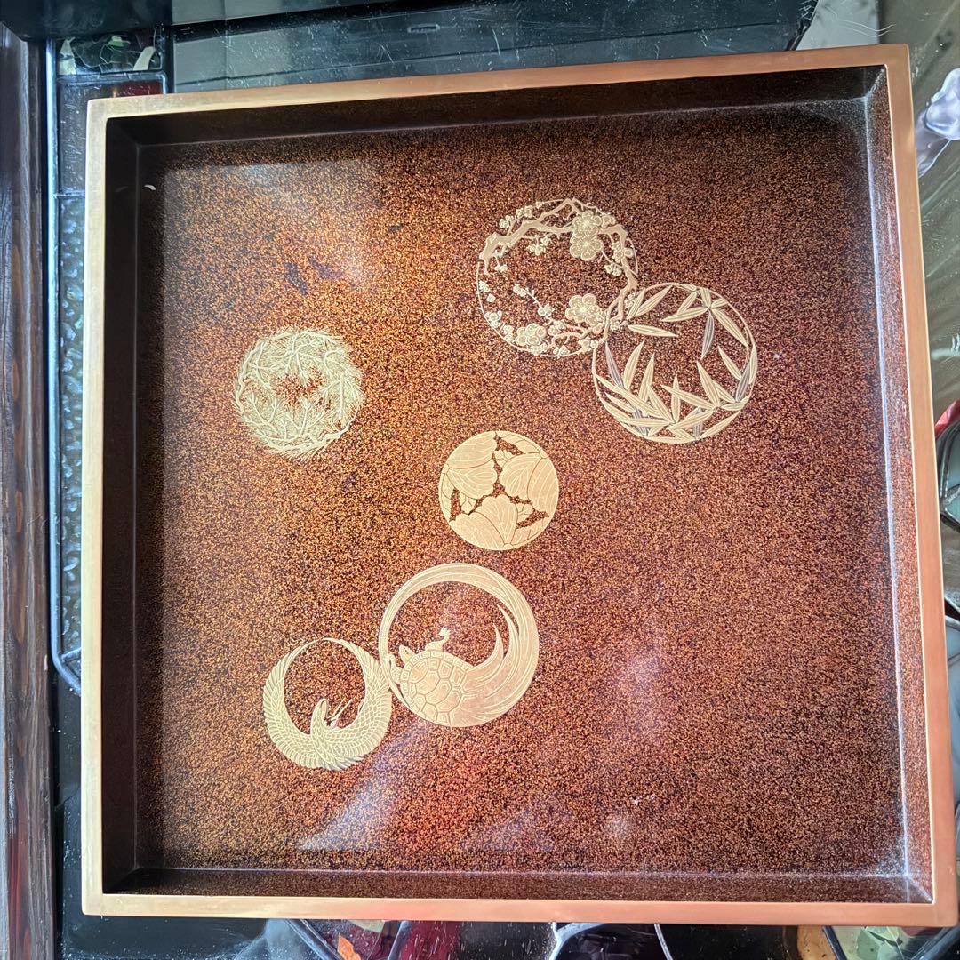 2115様感謝‼️JAPAN豪華梨地丸紋蒔絵「松竹梅&鶴亀」四方盆1枚家紋入木箱付